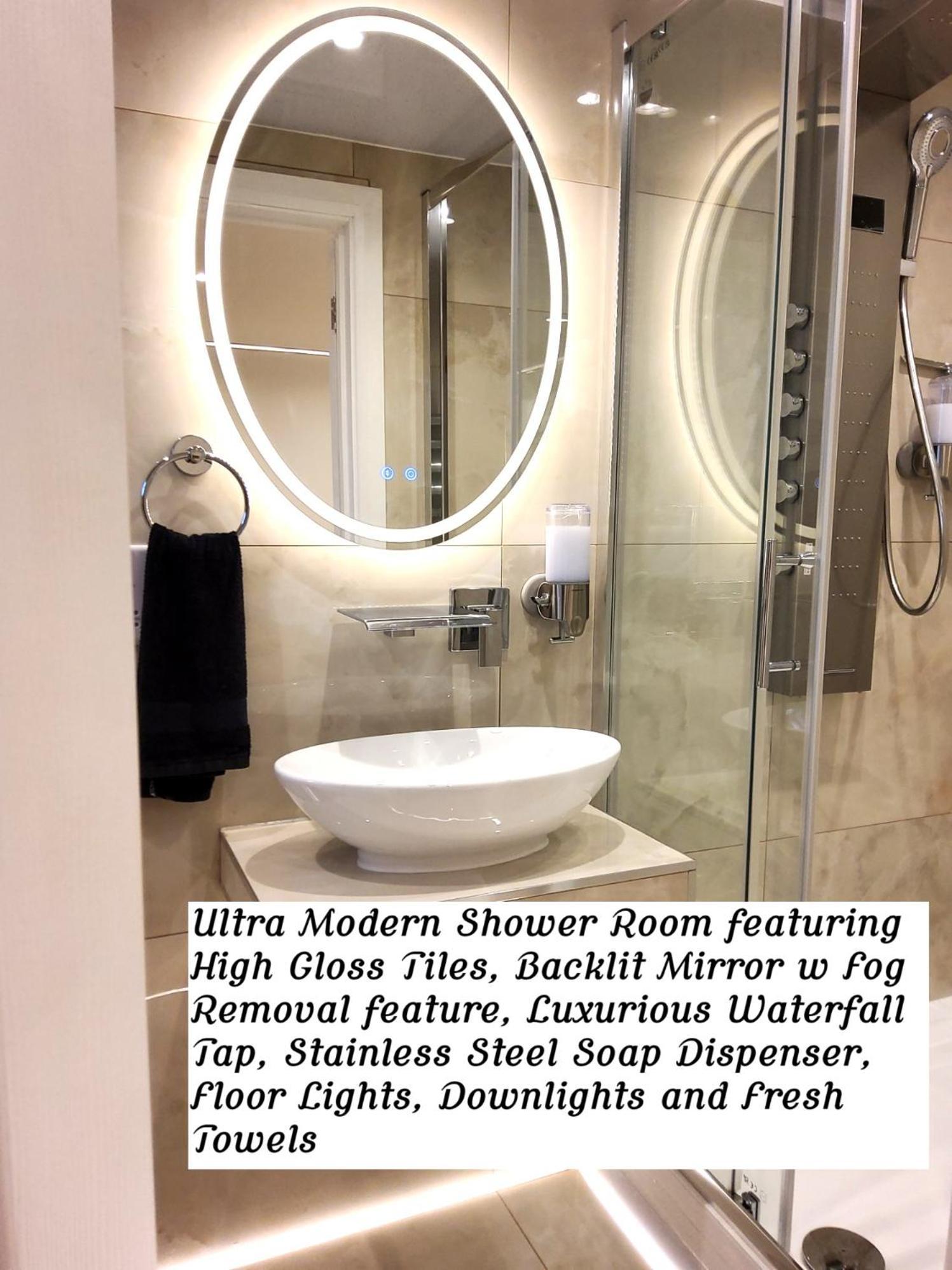 Air Conditioned Modern Double Bed Room With Private Attached Bathroom - Free Parking - Near London Heathrow Airport & Southall Broadway Dış mekan fotoğraf