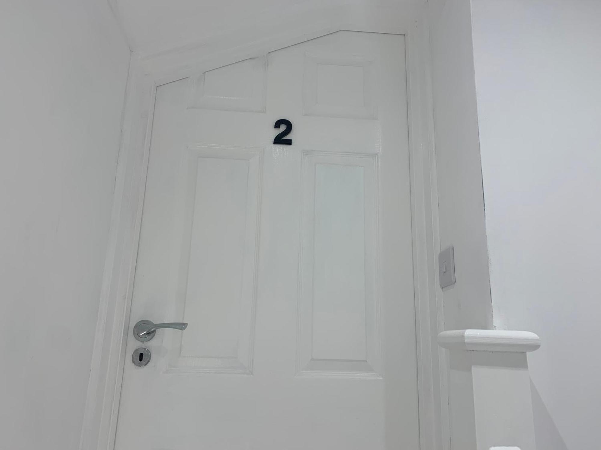 Air Conditioned Modern Double Bed Room With Private Attached Bathroom - Free Parking - Near London Heathrow Airport & Southall Broadway Dış mekan fotoğraf