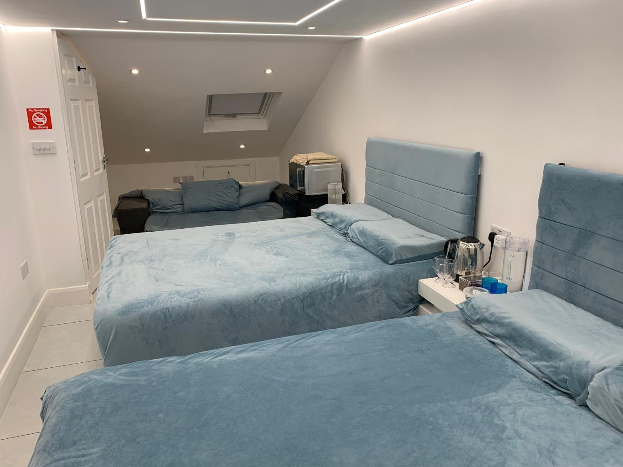 Air Conditioned Modern Double Bed Room With Private Attached Bathroom - Free Parking - Near London Heathrow Airport & Southall Broadway Dış mekan fotoğraf